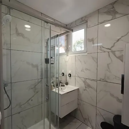 T3 Renove En 2023, Intra Muros Apartment Avignon
